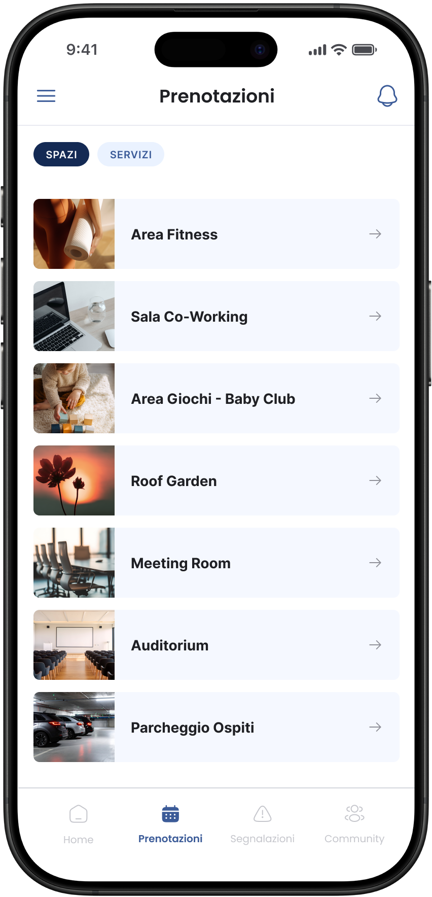 Schermata di un'app per prenotazioni con opzioni come Area Fitness, Sala Co-Working, Area Giochi - Baby Club, Roof Garden, Meeting Room, Auditorium e Parcheggio Ospiti.